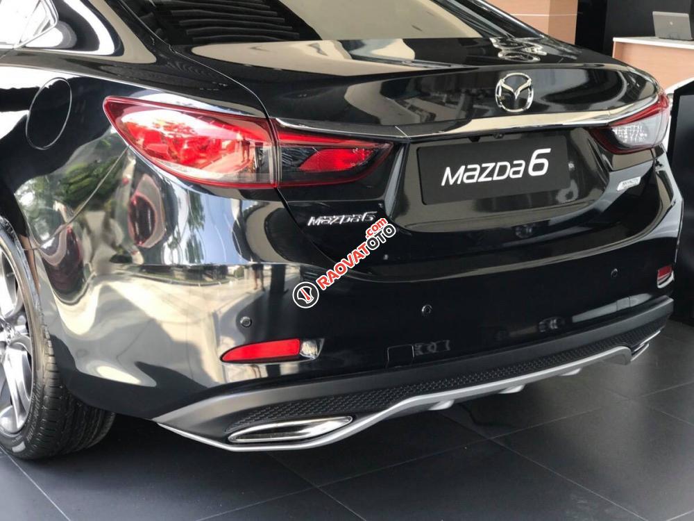 Bán xe Mazda 6 2.5 Premium-đời 2018, màu đen, giá 1 tỉ 19 triệu hot hot, cho vay lên đến 85% giá trị xe-3