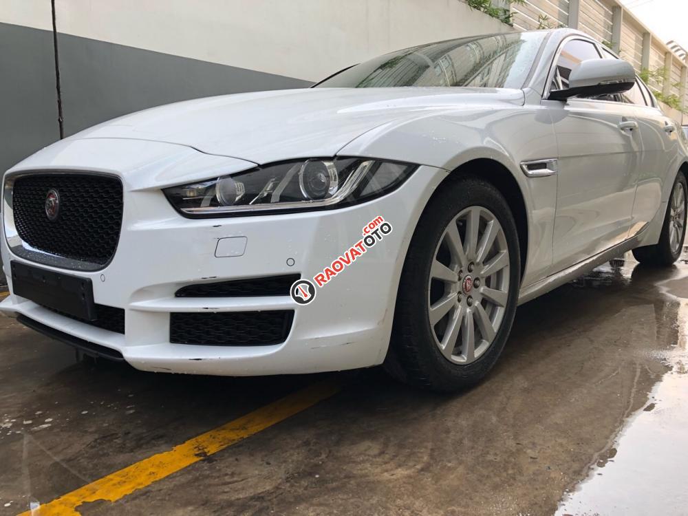 Cần bán xe Jaguar XE Prestige đời 2015, màu trắng, nhập khẩu nguyên chiếc-1