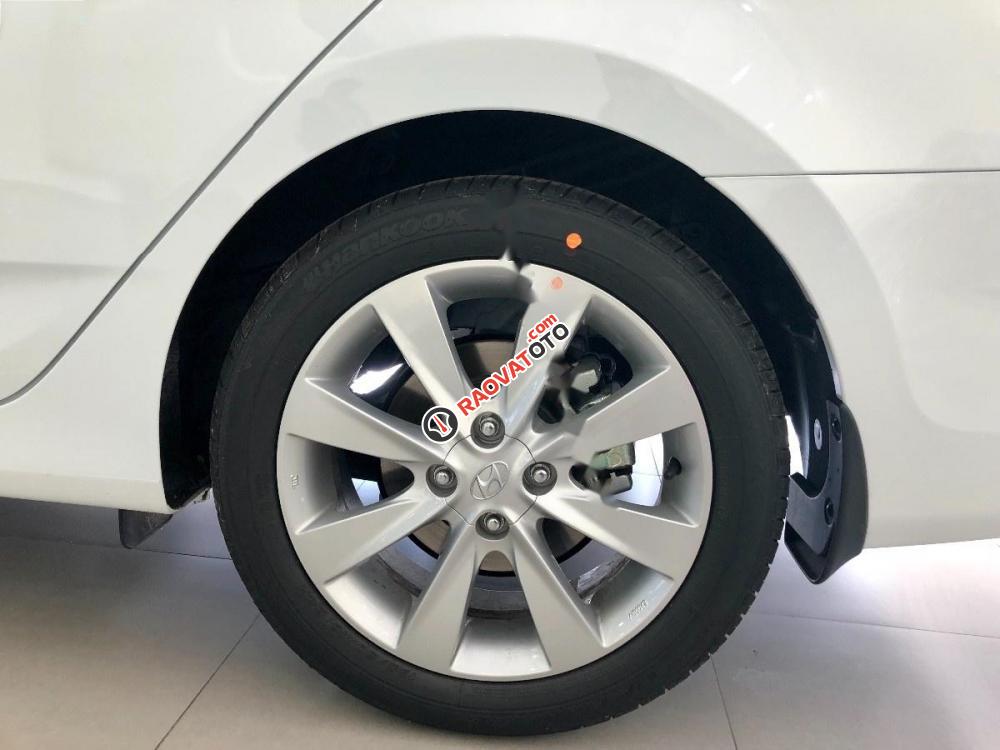 Bán ô tô Hyundai Accent 1.4 AT đời 2017, màu trắng, nhập khẩu, 585 triệu-6