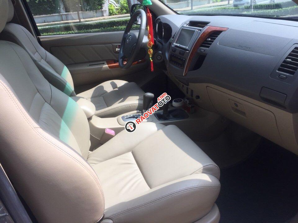 Bán Toyota Fortuner 2.7AT 2010, màu xám (ghi), máy xăng, xe cực đẹp-6