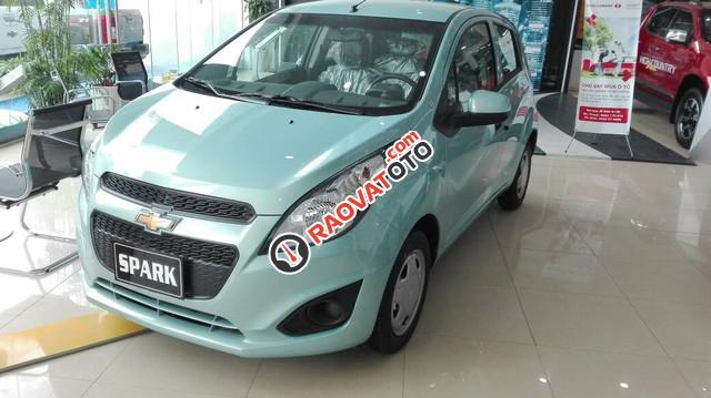 Huyền Chevrolet 0901027102 bán xe Chevrolet Spark LS 1.2, màu xanh ngọc 5 chỗ dáng nhỏ gọn-0