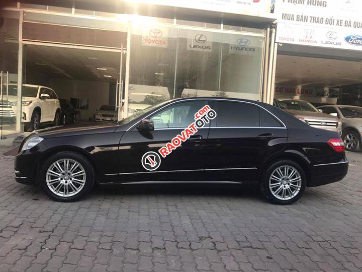 Cần bán Mercedes E300 2010, đăng kí 2011, xe lướt đẹp nhất thị trường-8