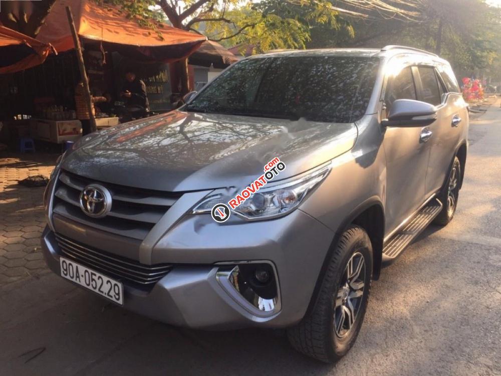 Bán Toyota Fortuner 2.4G 4x2 MT đời 2017, màu bạc, nhập khẩu nguyên chiếc-1