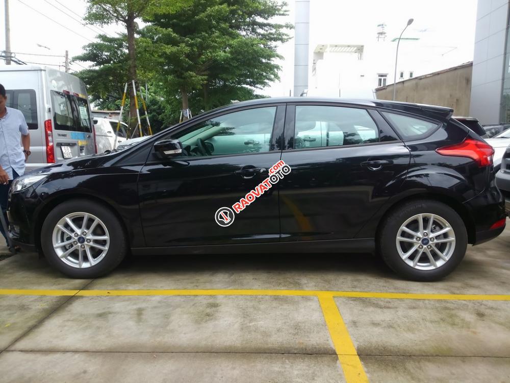 Ra biển số xe Ford Focus Trend 1.5 AT Ecoboost Hatchback full DVD 2017, màu đa dạng-7