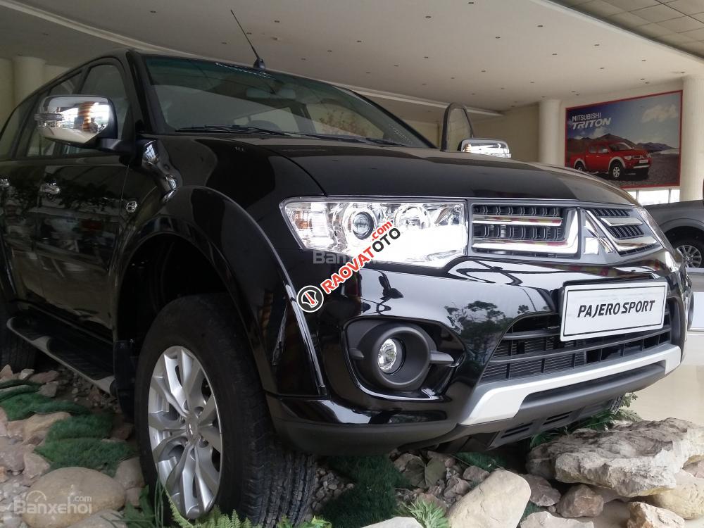 Bán xe Pajero Sport 2017 tại Quảng Nam, hỗ trợ vay nhanh, giá xe tốt ưu đãi đến 38 triệu, LH Quang: 0905596067-0