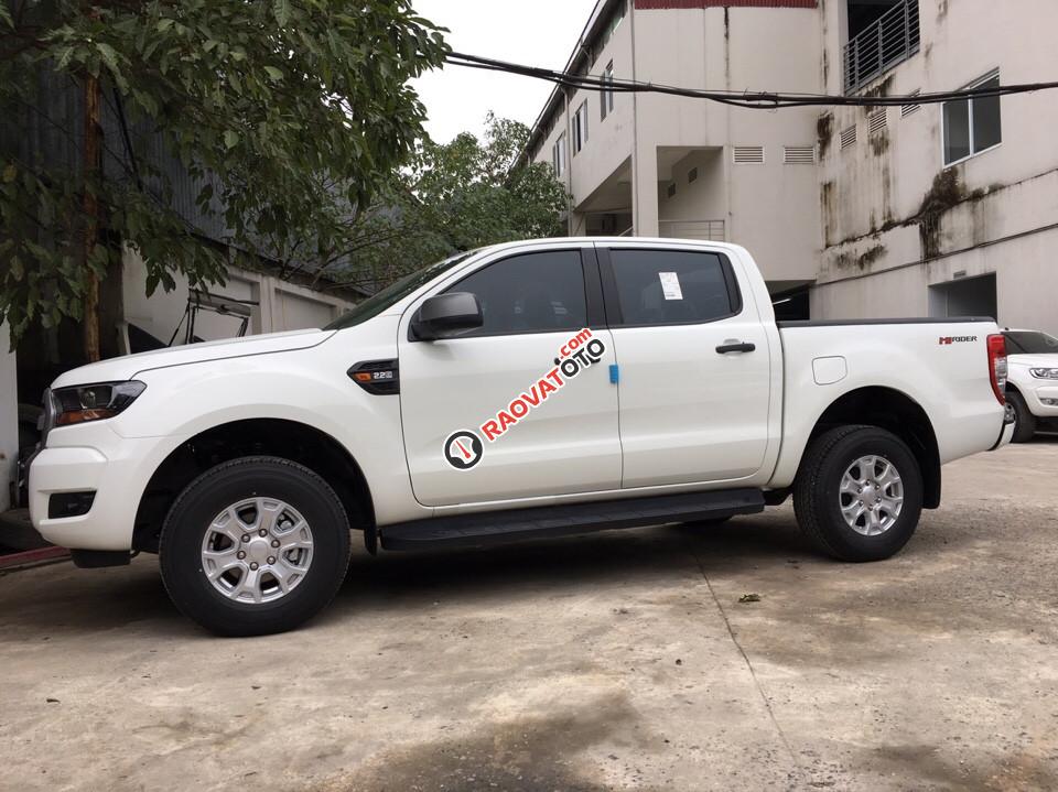 Bán Ford Ranger XLS MT 4x2, mẫu bán tải được Ford "ưu ái" hỗ trợ trả góp chỉ với 8 triệu đồng/ tháng-1