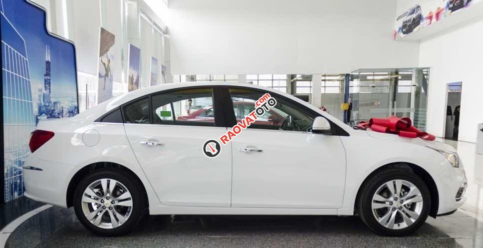 Chevrolet Cruze LTZ 1.8L màu trắng 5 chỗ, mua xe trả góp, hồ sơ nhanh chóng- LH: 090.102.7102 Huyền Chevrolet-1