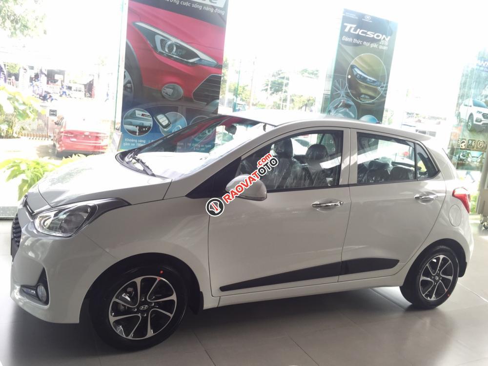 Cần bán Hyundai Grand i10 năm sản xuất 2018, màu trắng-1