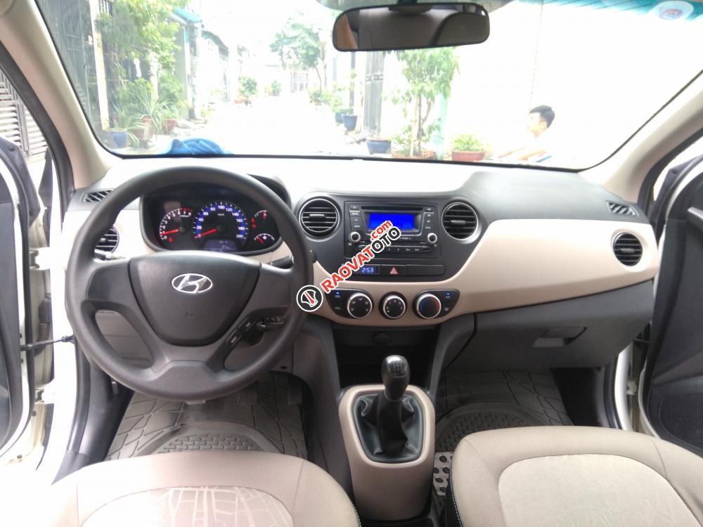 Cần bán em Hyundai Grand i10 1.2MT 2017 sedan màu trắng cực đẹp, xe nhà xài, chở con đi học-3