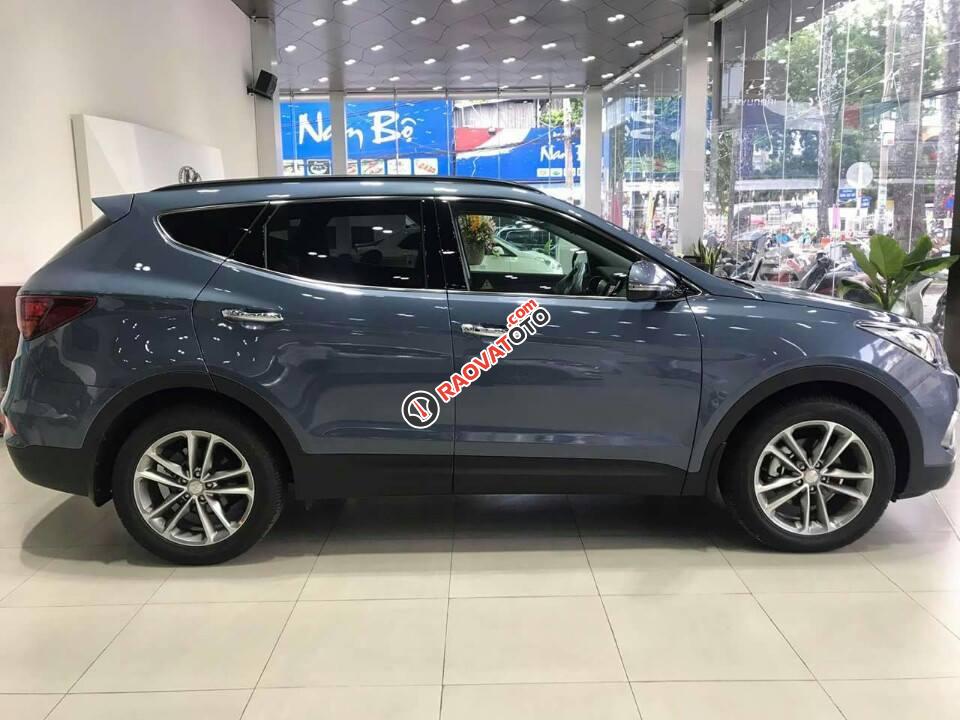 Giá xe Hyundai Santafe bản máy xăng tiêu chuẩn. Ưu đãi hấp dẫn, hổ trợ trả góp. LH Hương: 0902.608.293-8