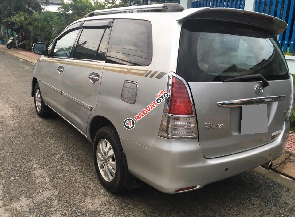 Bán Toyota Innova MT đời 2010, màu bạc  -2