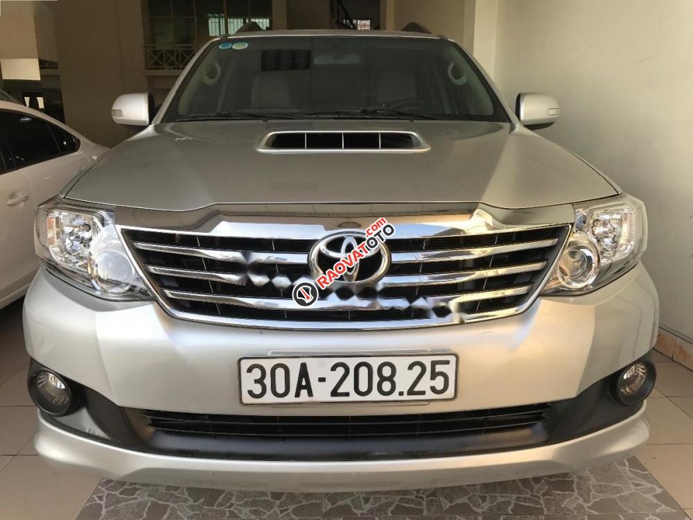 Bán Toyota Fortuner 2.5G đời 2014, màu bạc số sàn-0