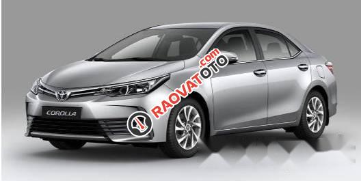 Bán Toyota Corolla altis đời 2017, màu bạc, 700tr-0