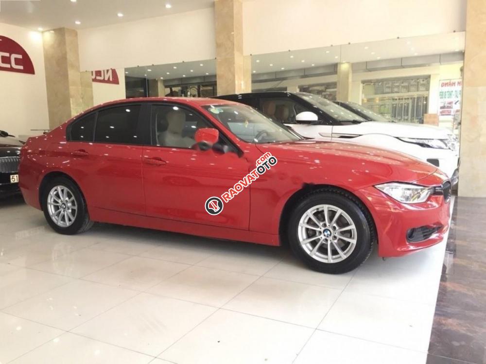 Cần bán BMW 3 Series 320i đời 2013, màu đỏ, nhập khẩu số tự động, 910tr-0