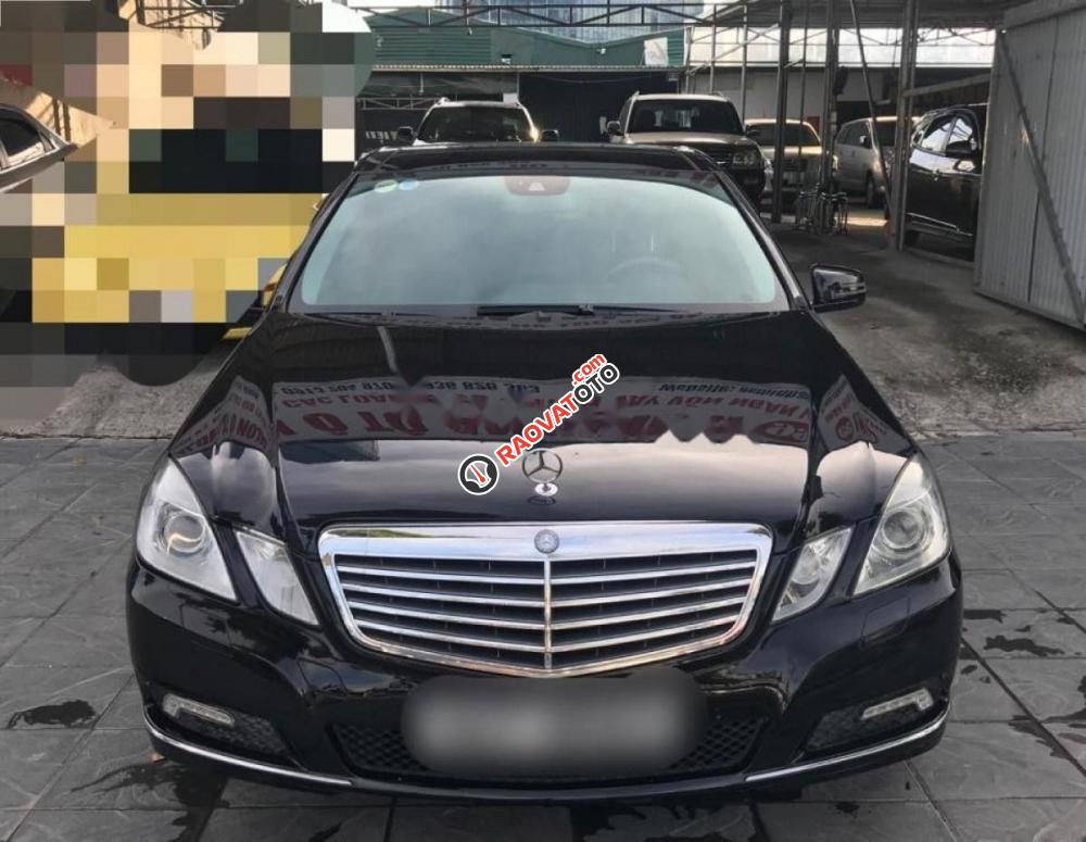 Cần bán Mercedes E300 sản xuất 2009, màu đen, 775 triệu-1