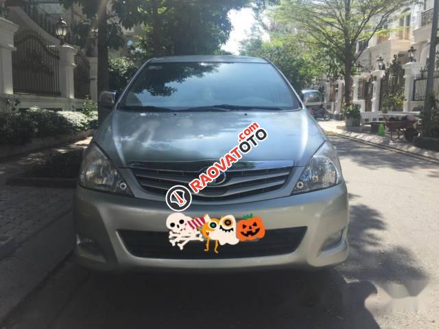 Bán ô tô Toyota Innova G đời 2010, màu bạc số sàn-4