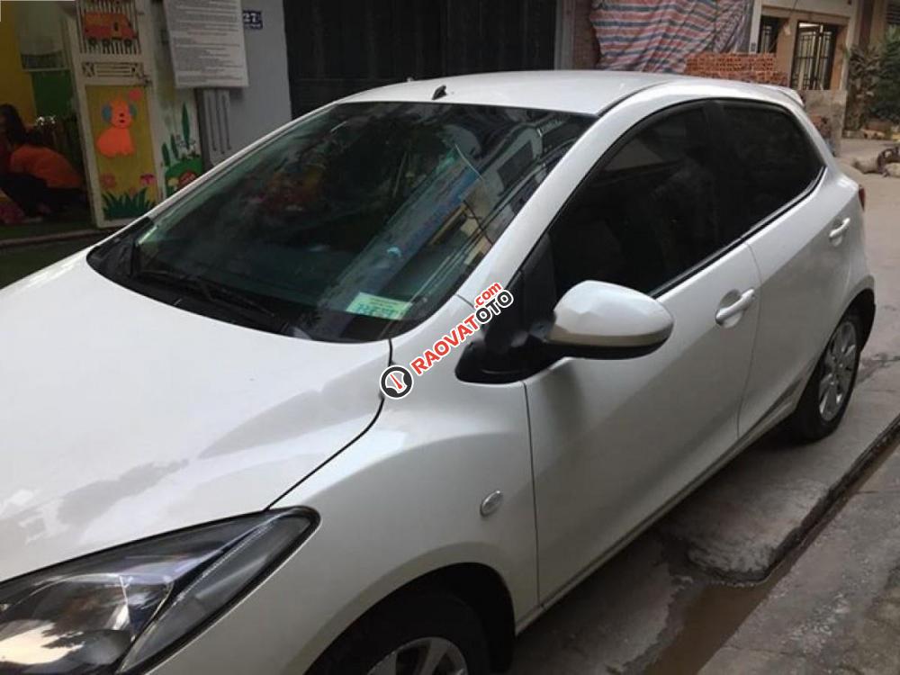 Cần bán lại xe Mazda 2 1.5 AT 2011, màu trắng xe gia đình giá cạnh tranh-0