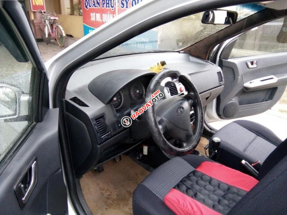 Cần bán gấp Hyundai Getz 1.1 MT sản xuất 2010, màu bạc, nhập khẩu nguyên chiếc, giá tốt-4