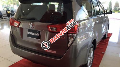 Bán xe Toyota Innova 2.0 MT đời 2017-1