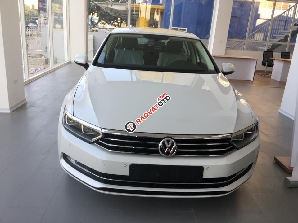 Bán xe Volkswagen Passat TSI Bluemotion đời 2017, màu trắng, nhập khẩu-0