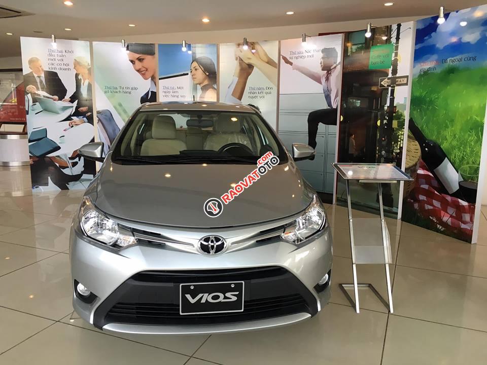 Bán Toyota Vios 1.5E(CVT) đời 2018, đủ màu, KM cực lớn giảm trực tiếp tiền mặt-0