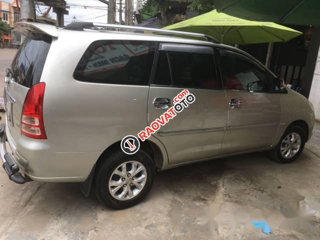 Bán Toyota Innova G năm 2009, màu bạc-3