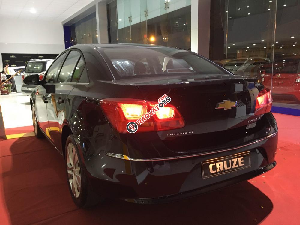 Bán Chevrolet Cruze 2017 số tự động vay 100% giá trị xe, trả trước 90tr, LH ngay để được tư vấn-5