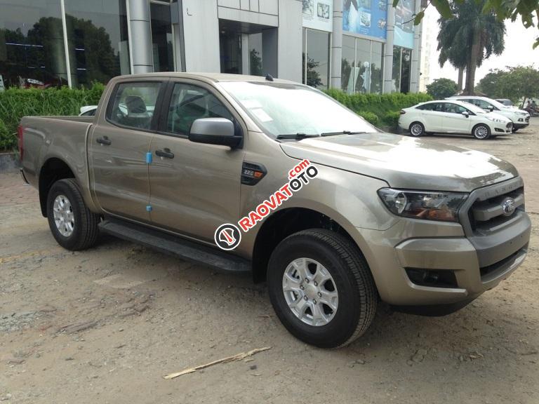 Ford Ranger XLS AT, giá tốt nhất thị trường, xe giao ngay, hỗ trợ vay ngân hàng 80% giá xe-1