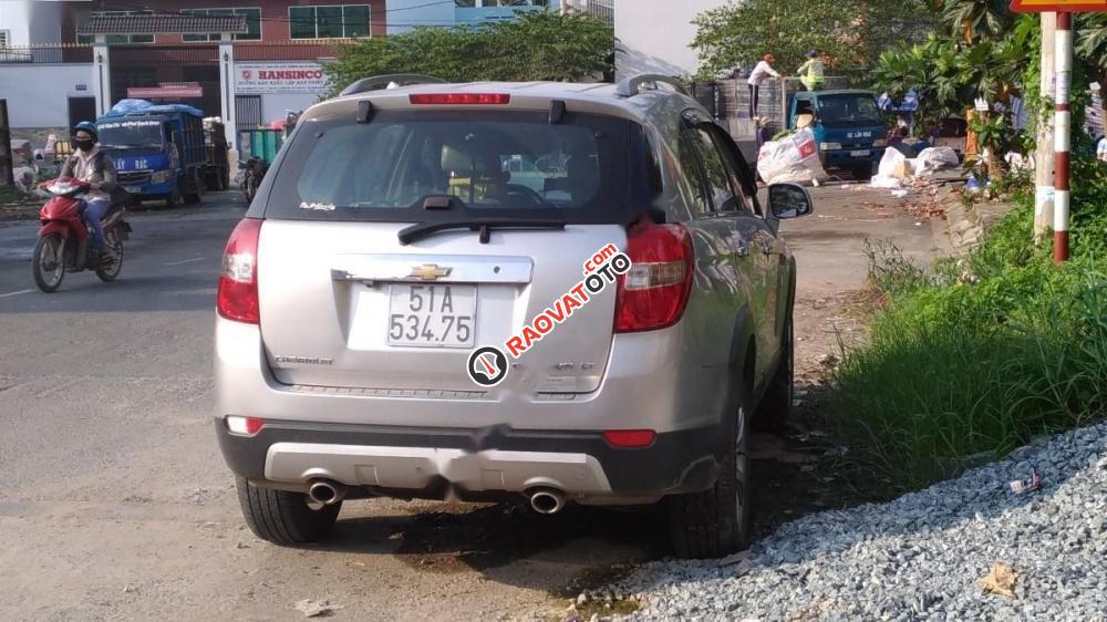 Cần bán xe Chevrolet Captiva sản xuất 2013, màu bạc xe gia đình-0