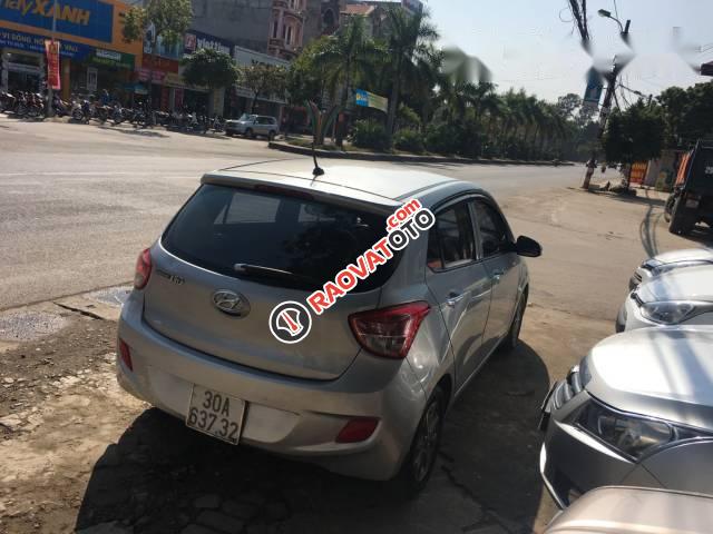 Bán ô tô Hyundai Grand i10 đời 2015, màu bạc-1