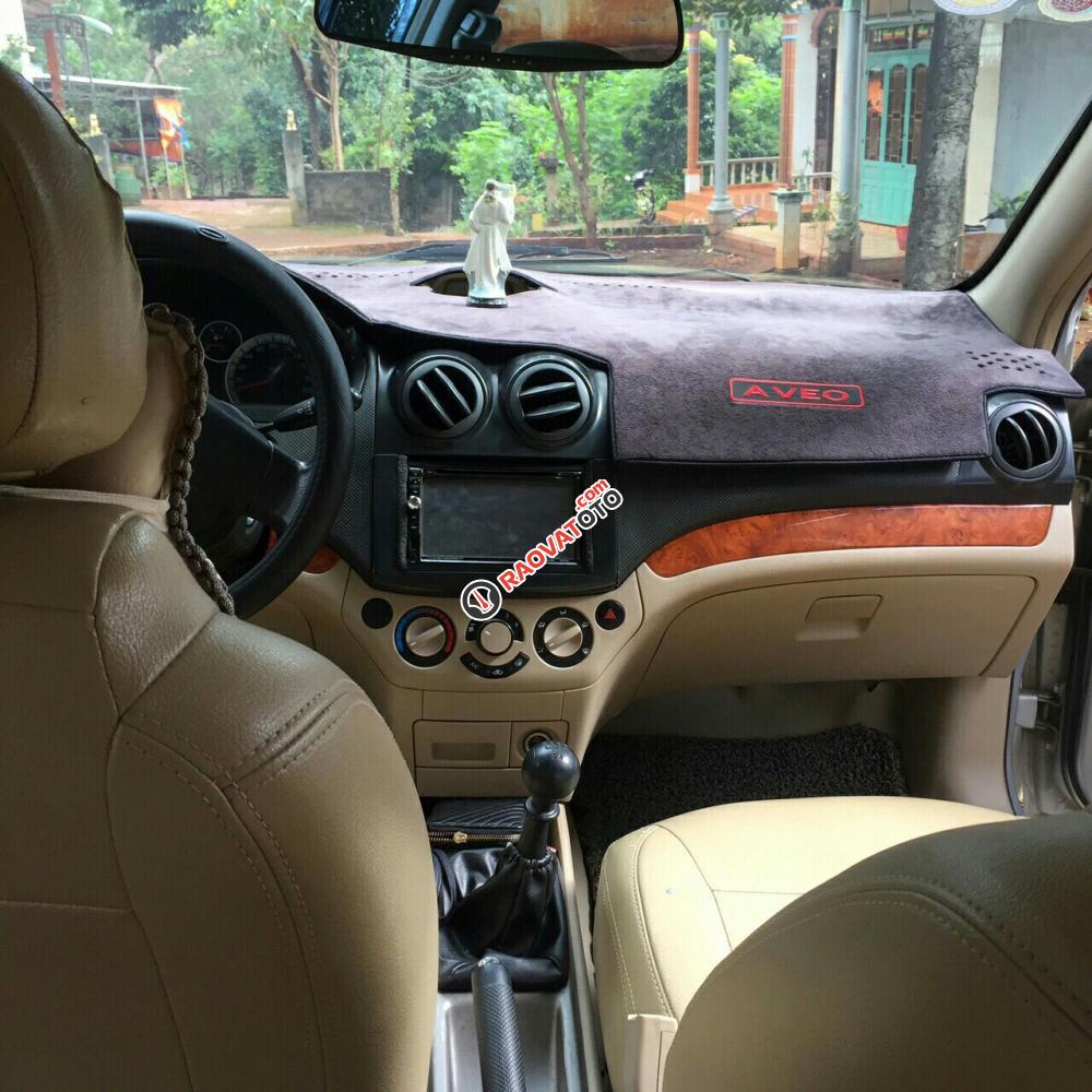 Cần bán gấp Daewoo Gentra đời 2010, màu bạc, xe gia đình-3