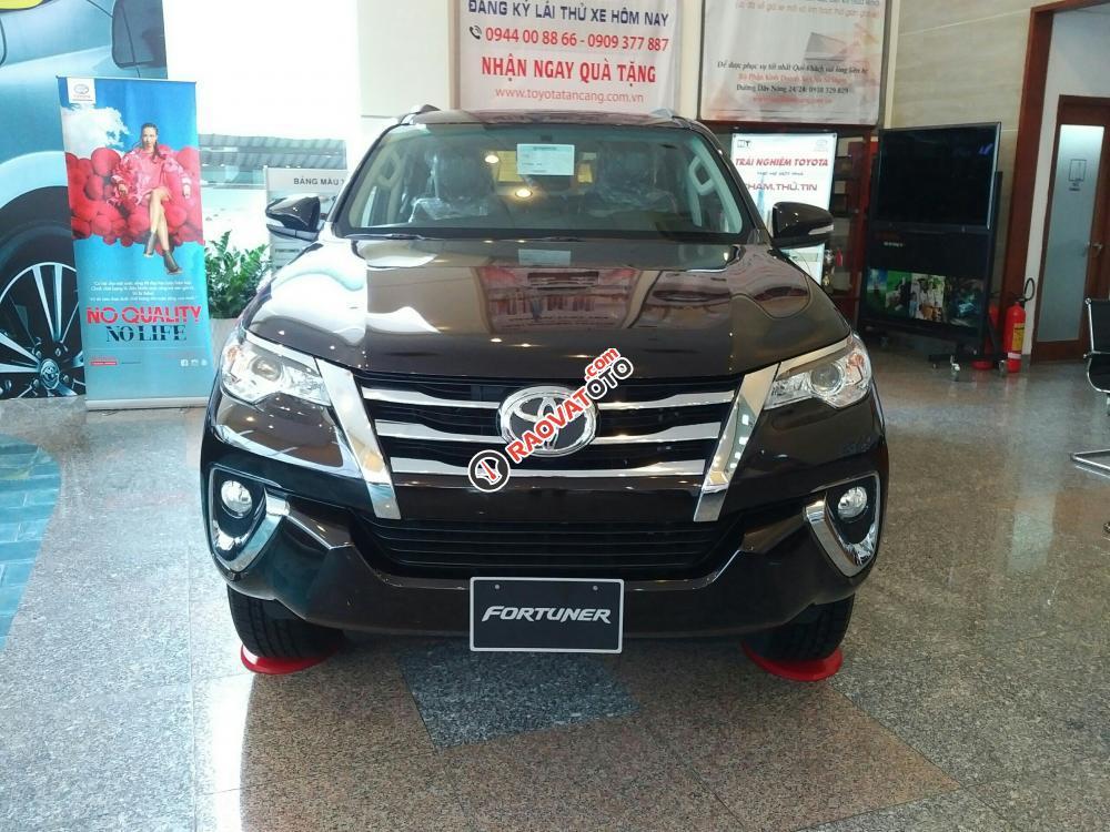 Bán Toyota Fortuner 2.7V (4x2) 2017, nhập khẩu - có xe giao ngay - 350 triệu lấy xe-0