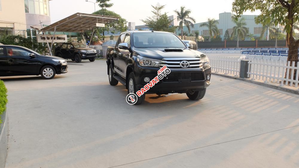 Toyota Hải Dương bán xe Hilux E 2016 giao ngay, Hotline: 0976394666-3