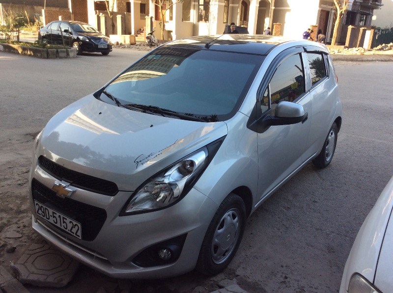 Bán xe Chevrolet Spark đời 2017, màu trắng, xe nhập, còn mới, giá tốt-2