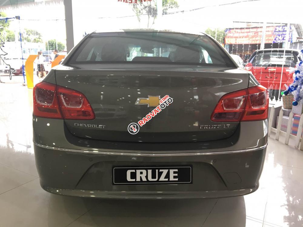 Chevrolet Cruze số sàn 2017, vay 100% giá trị xe chỉ cần 60tr nhận xe-5