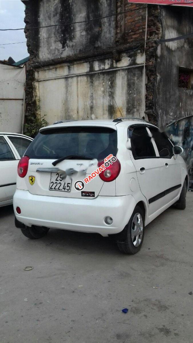 Bán Chevrolet Spark sản xuất 2011, màu trắng chính chủ, giá tốt-3