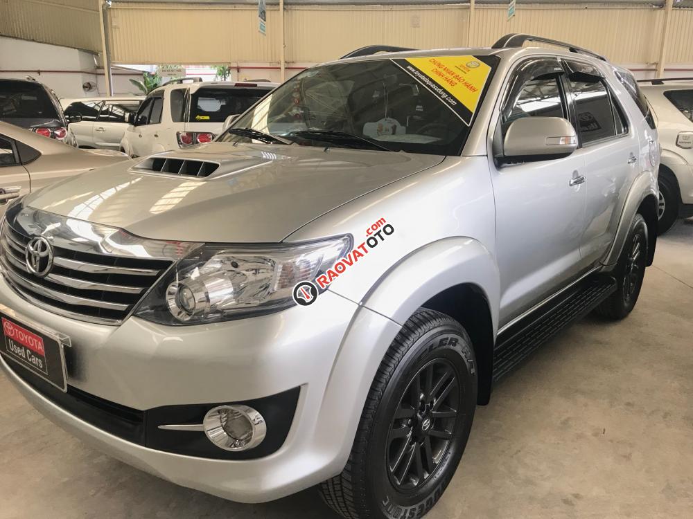 Cần bán Toyota Fortuner G đời 2015, màu bạc, máy dầu, số tay, tiết kiệm nhiên liệu-0