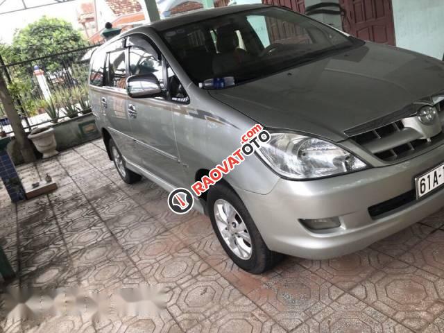 Bán xe Toyota Innova đời 2006, màu bạc, giá 355tr-4