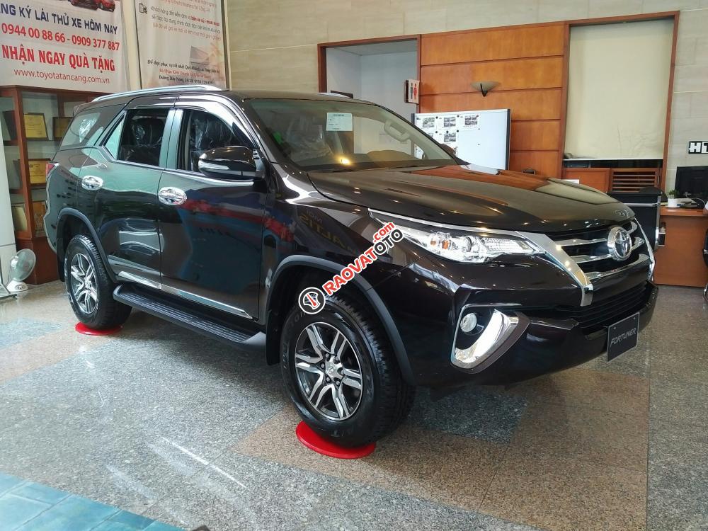 Bán Toyota Fortuner 2.7V (4x2) 2017, nhập khẩu - có xe giao ngay - 350 triệu lấy xe-1