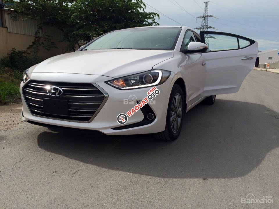 Bán ô tô Hyundai Elantra 1.6 AT, giá nào cũng bán: 0961917516-1