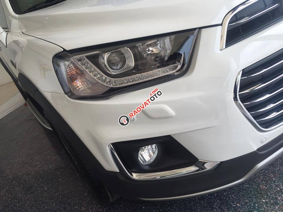 Cần bán Chevrolet Captiva 2017, màu trắng giá cạnh tranh-6