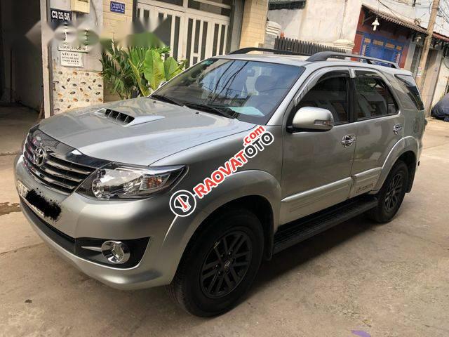 Bán Toyota Fortuner 2.4 MT sản xuất 2016, màu bạc như mới, giá tốt-0