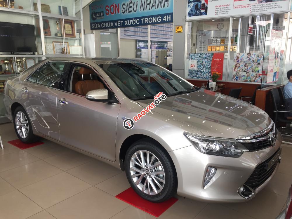 Toyota Camry 2017 - ưu đãi tới 40 triệu trong T12 - 2017-2