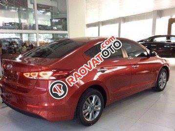 Cần bán Hyundai Elantra đời 2018, màu đỏ-1