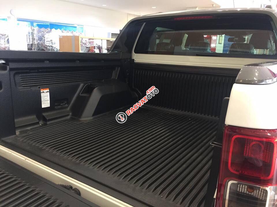 Bán Ford Ranger Wildtrak 3.2L, trả trước 150 tr có xe ngay, LH: 0938 055 993-5