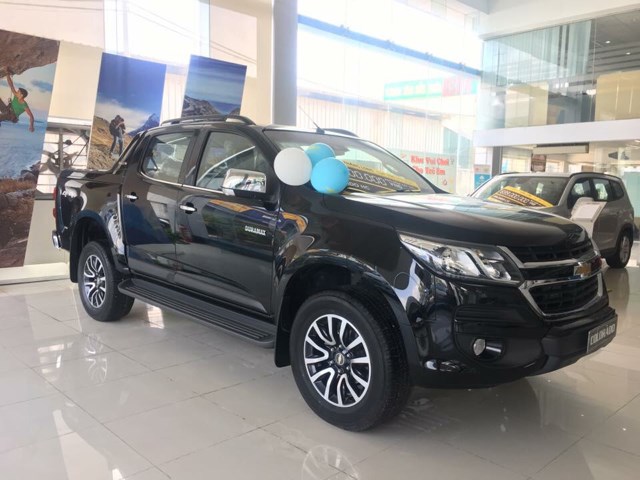 Bán Chevrolet Colorado đời 2017, màu đen, xe nhập, 839tr-4