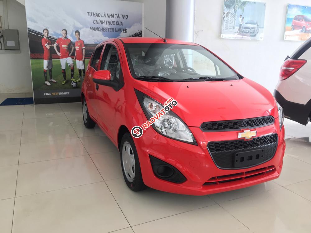 Chevrolet Spark LS 1.2L màu đỏ 5 chỗ, giá ưu đãi cực tốt - LH: 0945.307.489-3