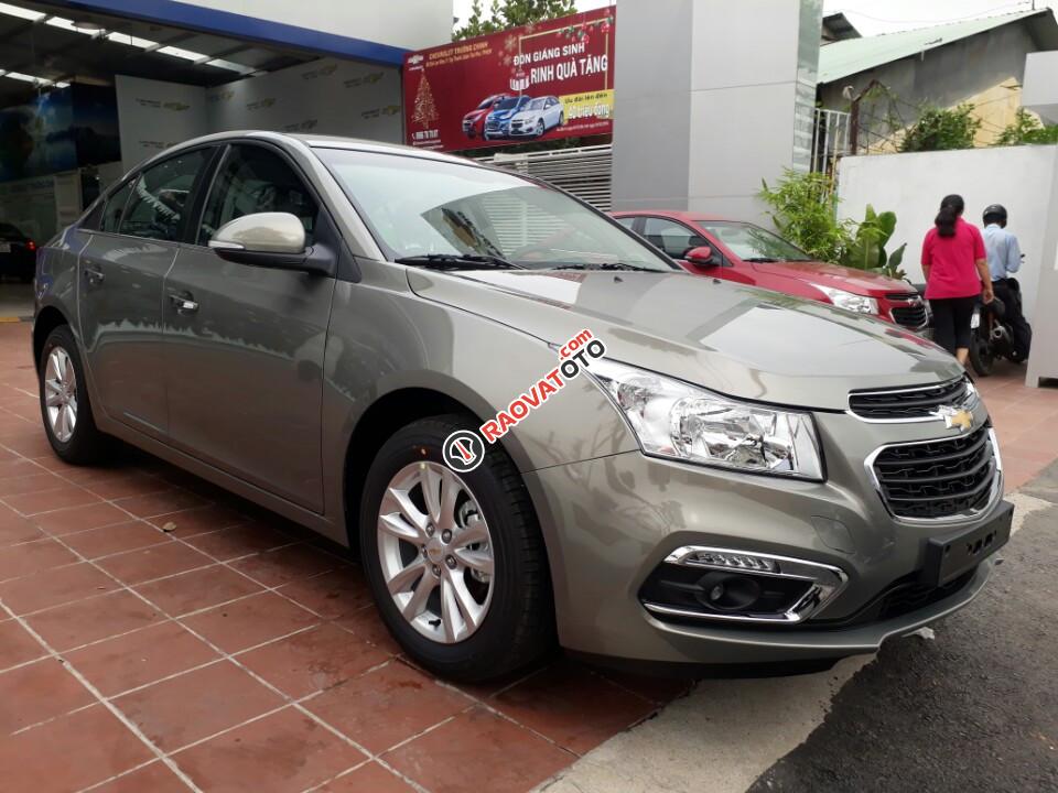 Bán ô tô Chevrolet Cruze LT năm 2017, màu xám (ghi), giảm 50 triệu-4