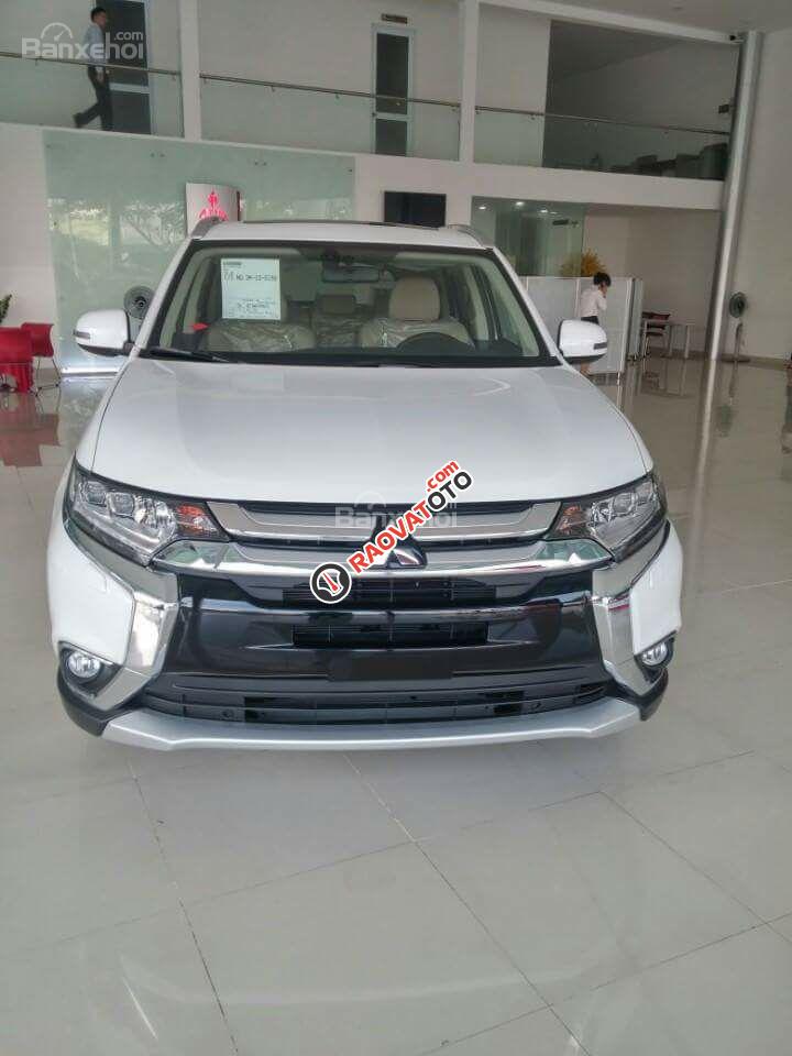 Bán Mitsubishi Outlander Đà Nẵng, bán xe 7 chỗ 2.0, CKD, hỗ trợ vay 90%, liên hệ: Lê Nguyệt: 0911.477.123-2