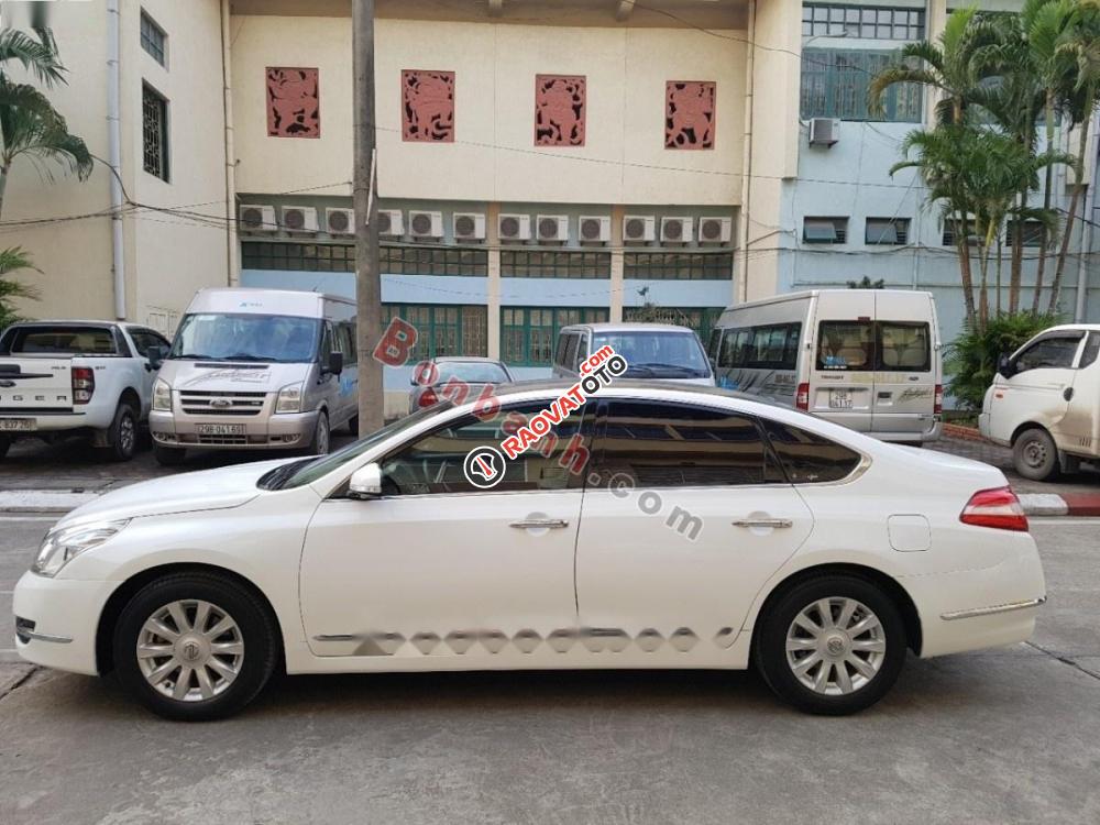Cần bán lại xe Nissan Teana 2.0 AT đời 2010, màu trắng, nhập khẩu nguyên chiếc chính chủ, giá 550tr-7